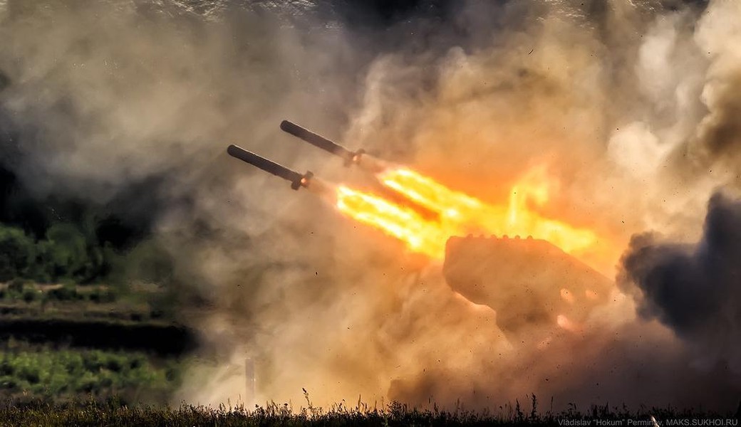 Nhóm phóng viên khiến Nga mất oan 'hỏa thần nhiệt áp' TOS-1A tại Ukraine