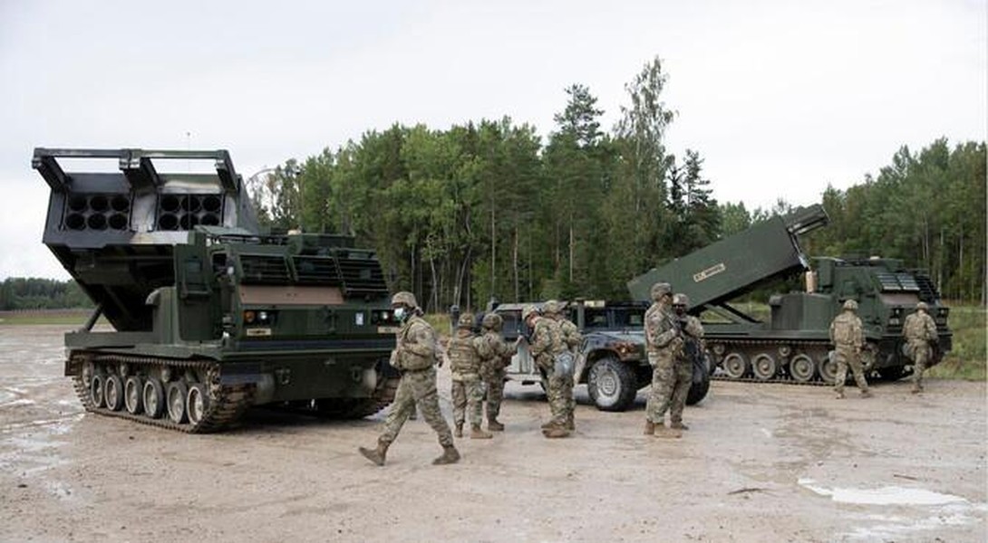Vừa tới Ukraine, siêu pháo phản lực M270 mạnh nhất NATO liền khai hỏa dữ dội vào quân Nga