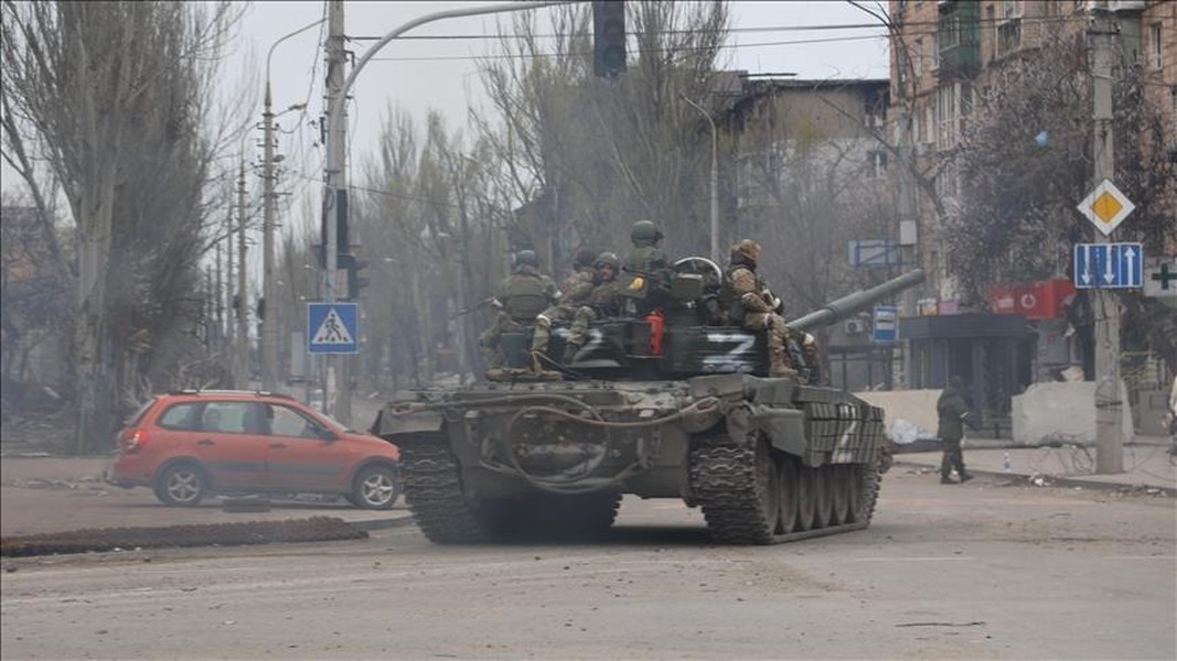 Vì sao xe tăng T-90A Nga bất ngờ xuất hiện tại thủ đô của Czech?
