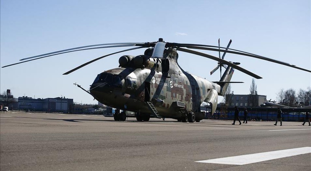 Trực thăng lớn nhất thế giới Mi-26 Nga lập cầu hàng không giải nguy cho Kharkiv?