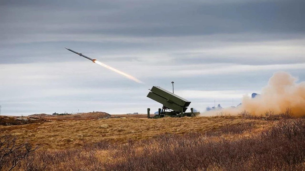 Hà Lan viện trợ tên lửa phòng không NASAMS cho Ukraine