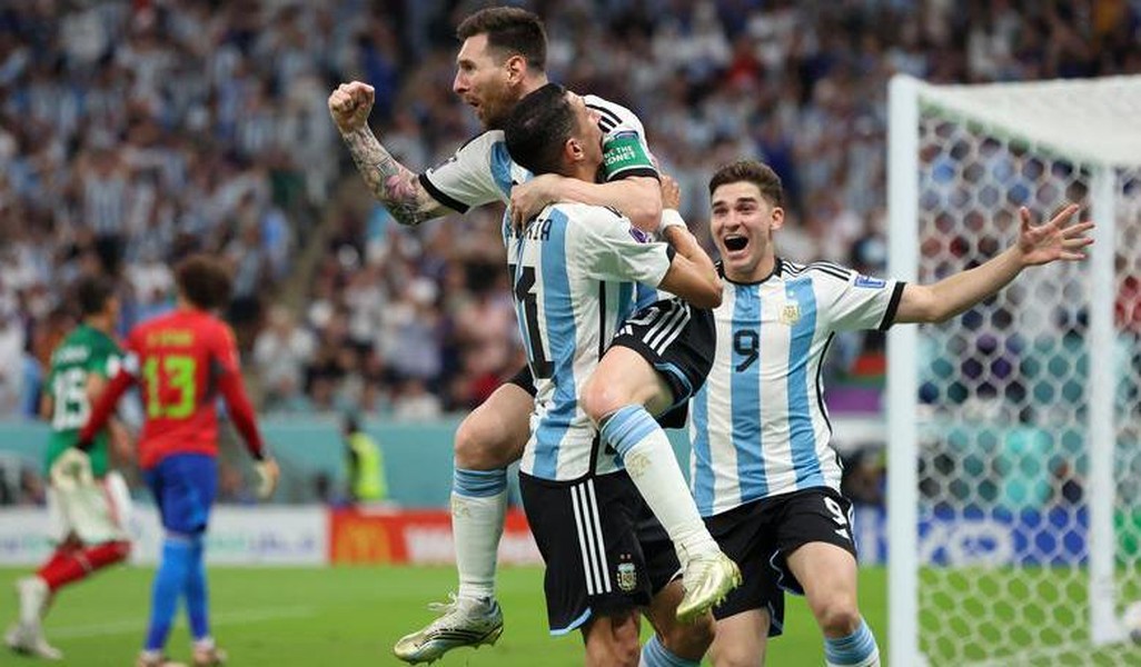  Julian Alvarez - từ fan Messi thành người hùng Argentina và lời tiên tri của Pep Guardiola