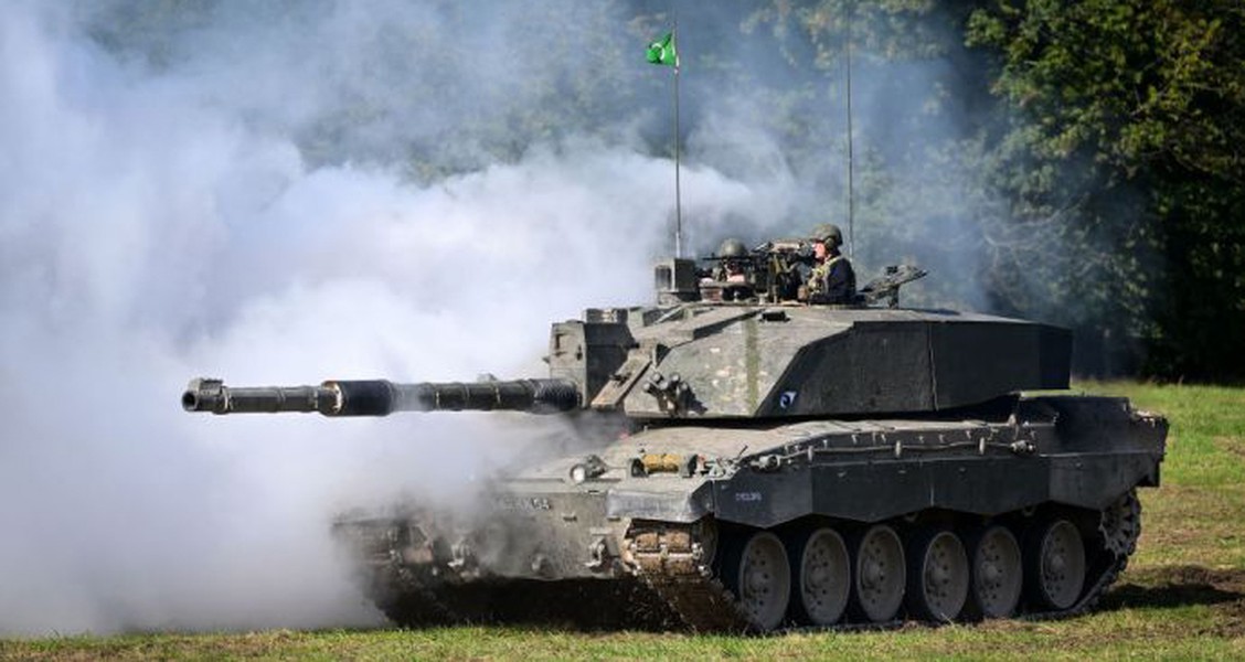 Xe tăng Challenger 2 đầu tiên bị Nga phá hủy