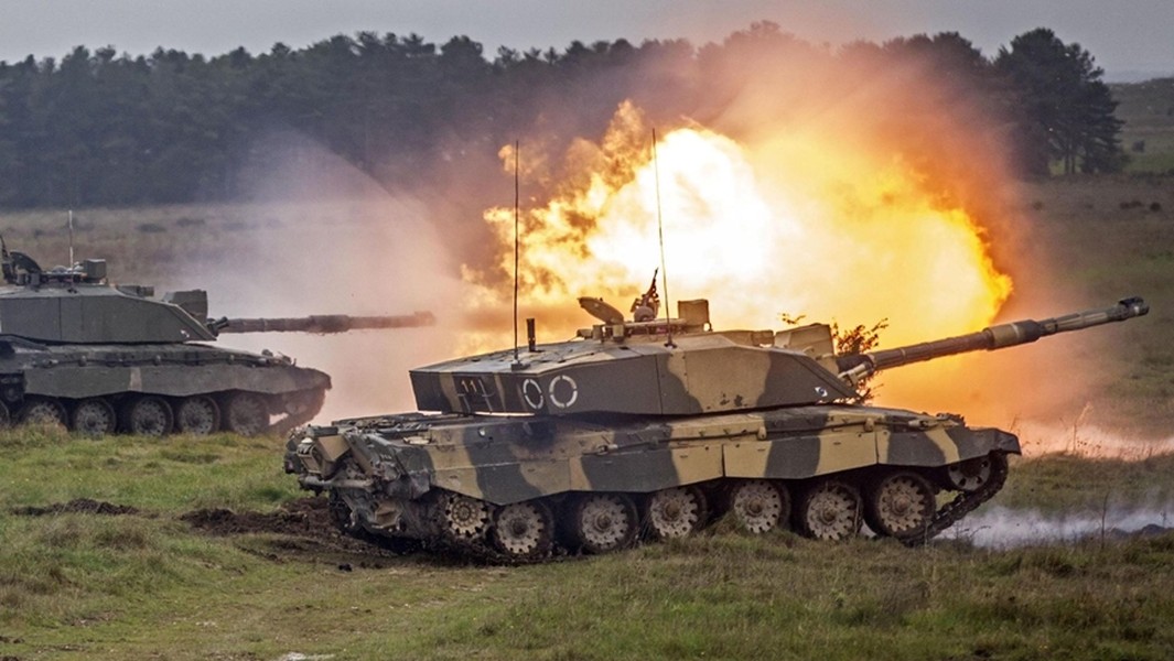 Xe tăng Challenger 2 đầu tiên bị Nga phá hủy