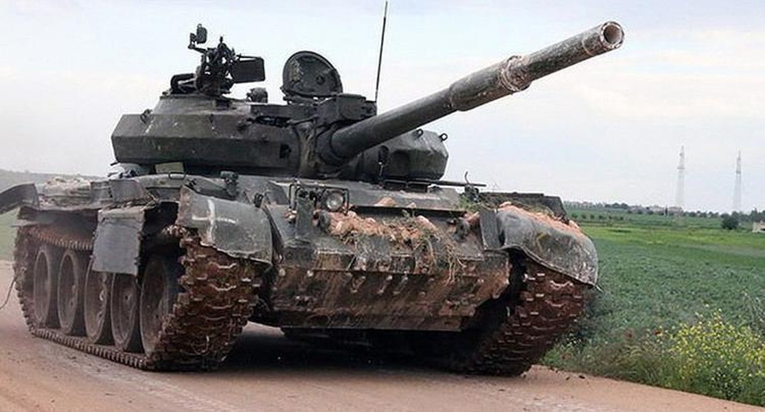 Chiến tăng T-62M nhồi đầy thuốc nổ biến thành xe bom tự sát