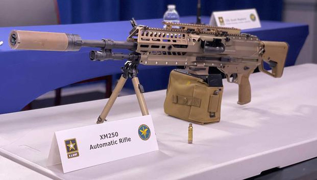 Sức mạnh súng máy XM250 hiện đại đời mới của quân đội Mỹ