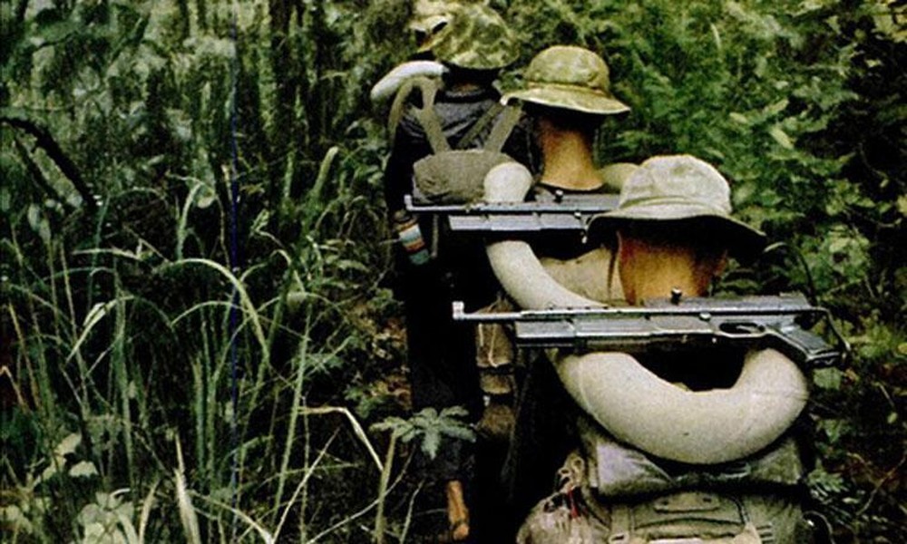 Khẩu súng tiểu liên MAT-49 huyền thoại của Pháp 