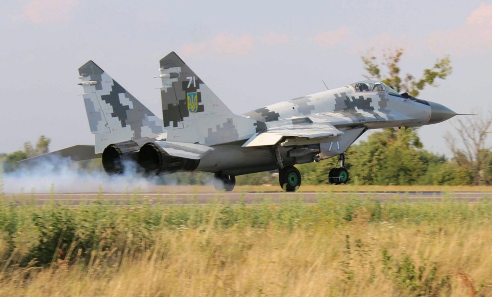 Tên lửa Iskander Nga tập kích biên đội MiG-29, Su-25 Ukraine