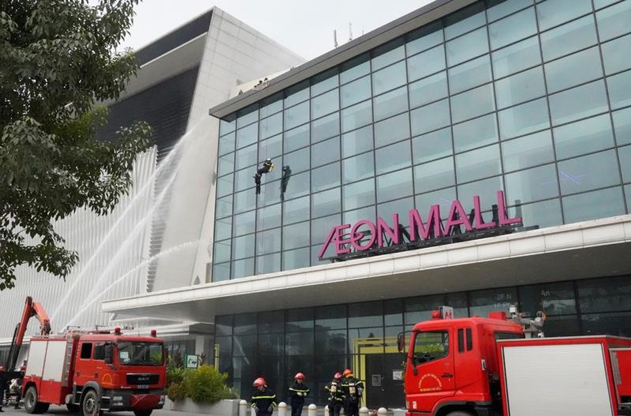 Ấn tượng hình ảnh cứu nạn giả định tại Trung tâm thương mại Aeon Mall Hà Đông 