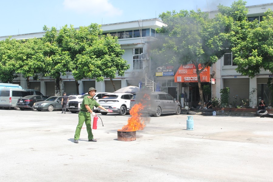 Trải nghiệm tình huống chữa cháy, cứu nạn giả định