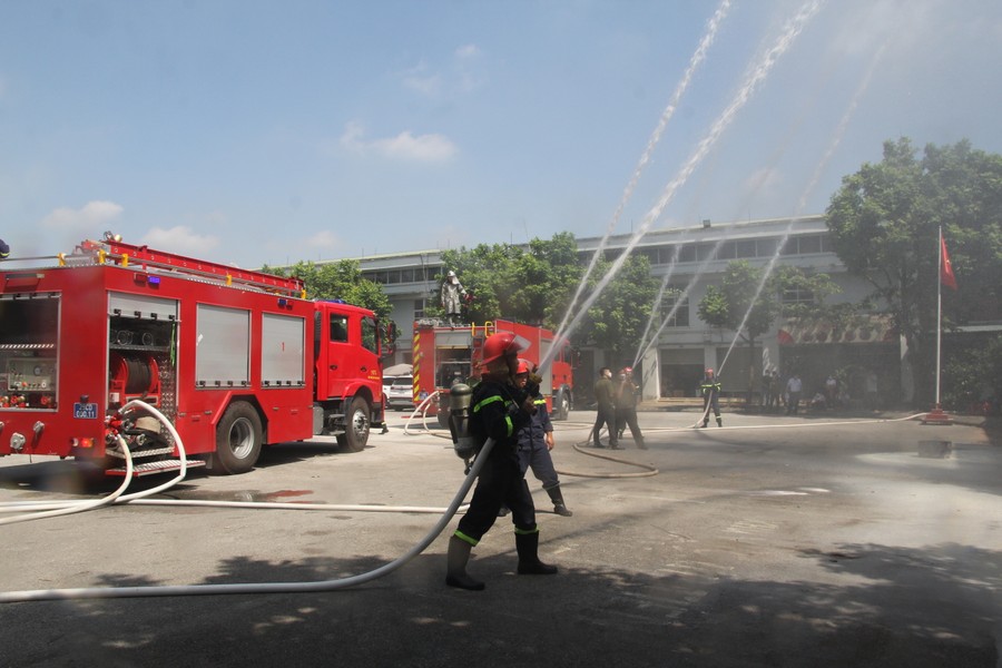 Trải nghiệm tình huống chữa cháy, cứu nạn giả định