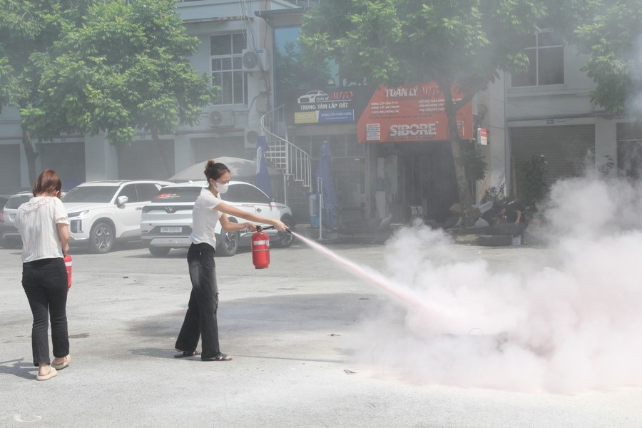 Trải nghiệm tình huống chữa cháy, cứu nạn giả định