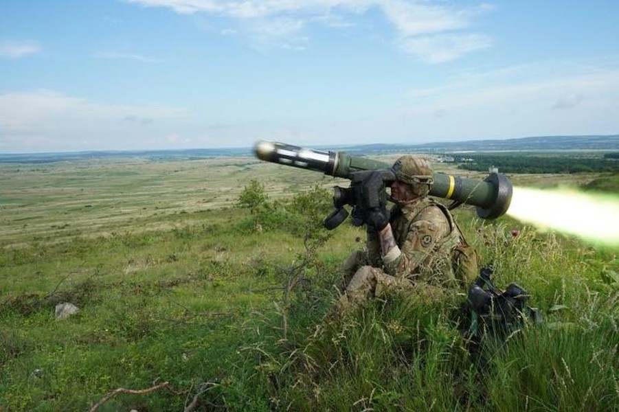 Tên lửa Javelin Ukraine ra quân thắng lợi, hủy diệt xe tăng ly khai Lugansk