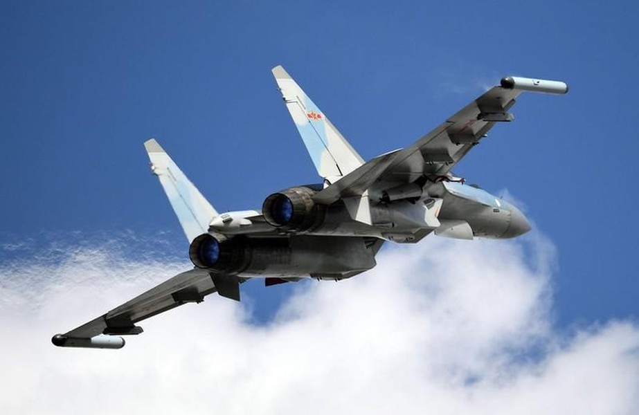 Tiêm kích Su-35 gây thất vọng khi bị J-10 Trung Quốc đánh bại