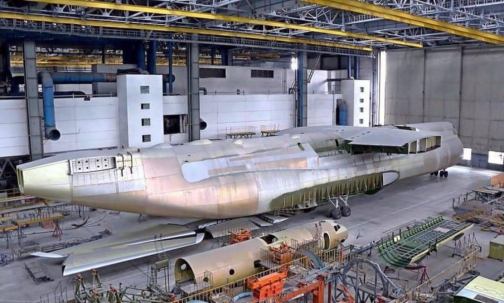 Ukraine tố cáo Nga phá hủy 2 siêu vận tải cơ An-225 Mriya