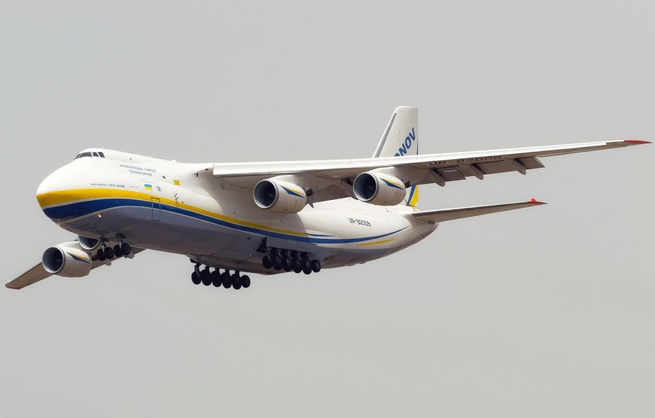 Vận tải cơ An-124 Ukraine tham gia tích cực trong cuộc điều quân lớn của NATO