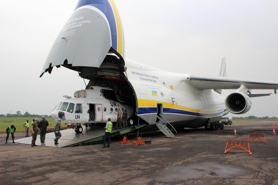 Vận tải cơ An-124 Ukraine tham gia tích cực trong cuộc điều quân lớn của NATO