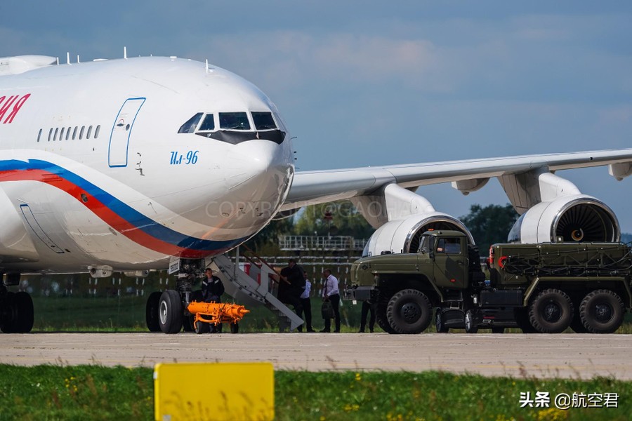 Mất Airbus và Boeing khiến Nga phải quay lại dùng máy bay Liên Xô?