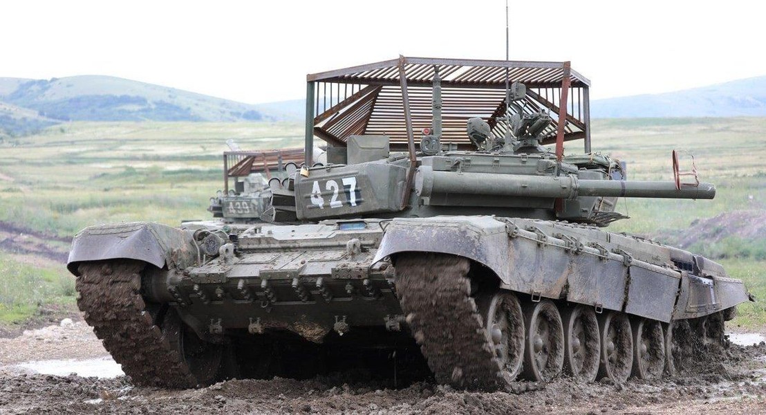 Xe tăng Nga phải gia cố đặc biệt sau khi thiệt hại nặng tại Ukraine