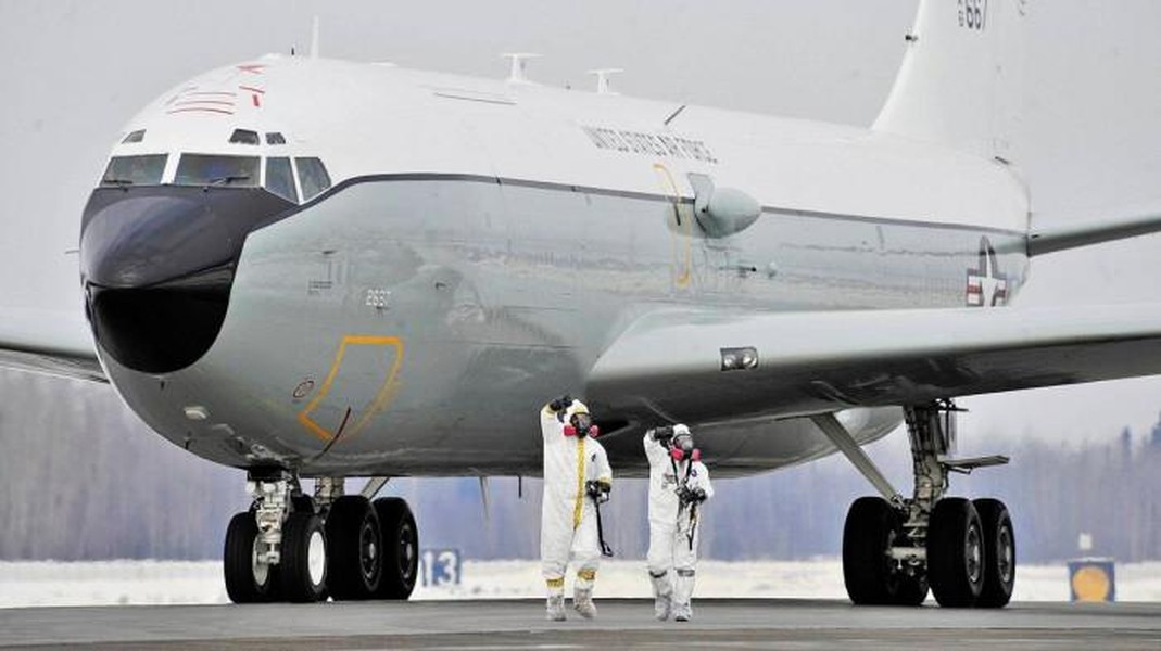 Mục đích bí ẩn của Mỹ khi điều máy bay 'thợ săn phóng xạ' tới sát Ukraine