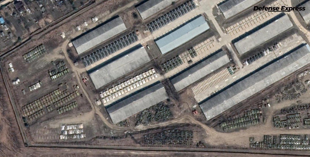 Ảnh vệ tinh phá tan huyền thoại '10 nghìn xe tăng Nga' nằm sẵn sau dãy Ural