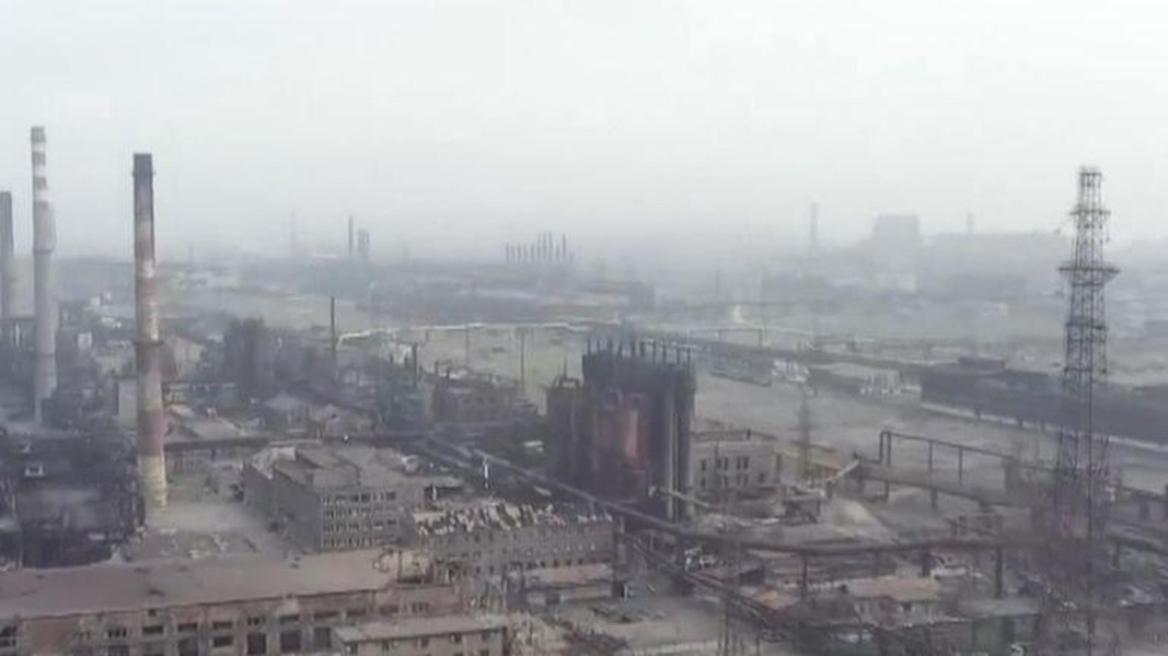 Quân đội Nga bất ngờ lại tấn công dữ dội nhà máy thép AzovStal