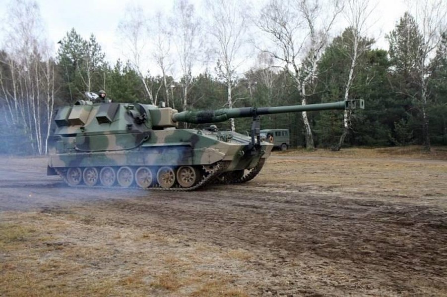 Ba Lan bí mật cung cấp 3 khẩu đội pháo tự hành Krab '5 cha 3 mẹ' cho Ukraine