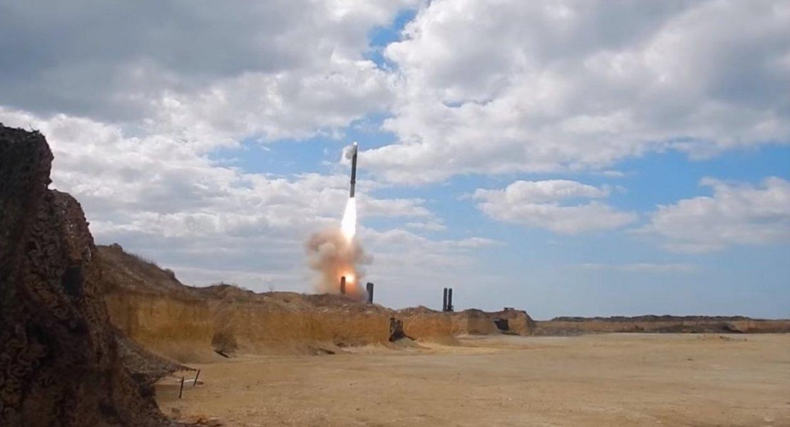 Tên lửa chống hạm Onyx trong tay Lực lượng Houthi gây ác mộng cho tàu sân bay Mỹ?