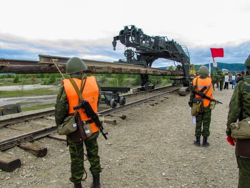 Vì sao pháo M142 HIMARS có thể liên tục đốt cháy các kho quân sự của Nga