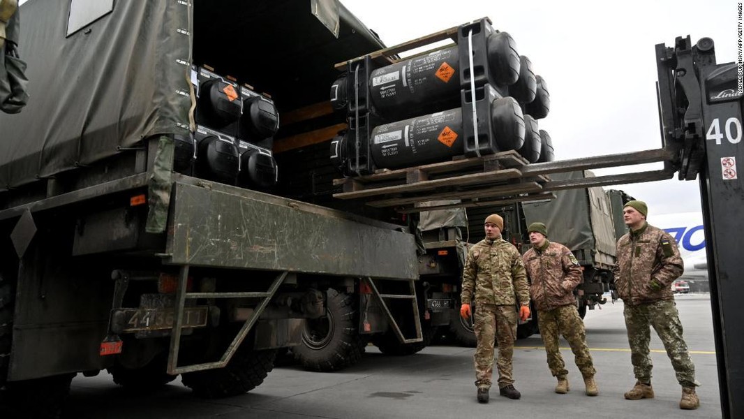 Vũ khí Mỹ cung cấp cho Ukraine có thể chống lại chính Washington?