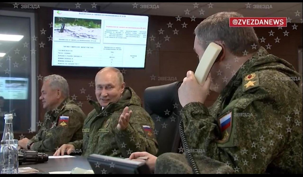 Nụ cười của Tổng thống Putin với Bộ trưởng Shoigu gửi tín hiệu tới phương Tây