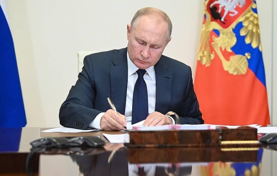 Hành động bất ngờ của Tổng thống Putin khiến phương Tây choáng váng