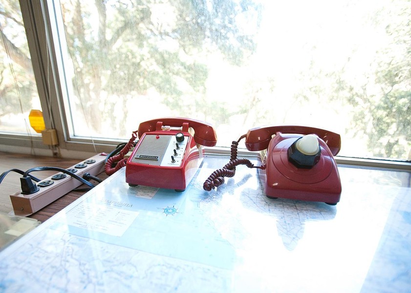 Chiếc 'điện thoại đỏ' đầy bí ẩn giữa Liên Xô và Mỹ vẫn còn hoạt động cho đến ngày nay?