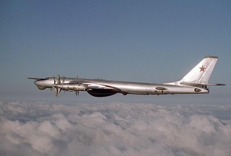 Máy bay ném bom chiến lược Tu-95 Nga xuất hiện gần Alaska gây ra phản ứng bất ngờ tại Mỹ