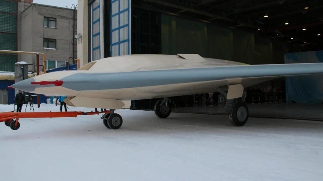 UAV tàng hình Okhotnik của Nga đang 'hướng tới' Ukraine