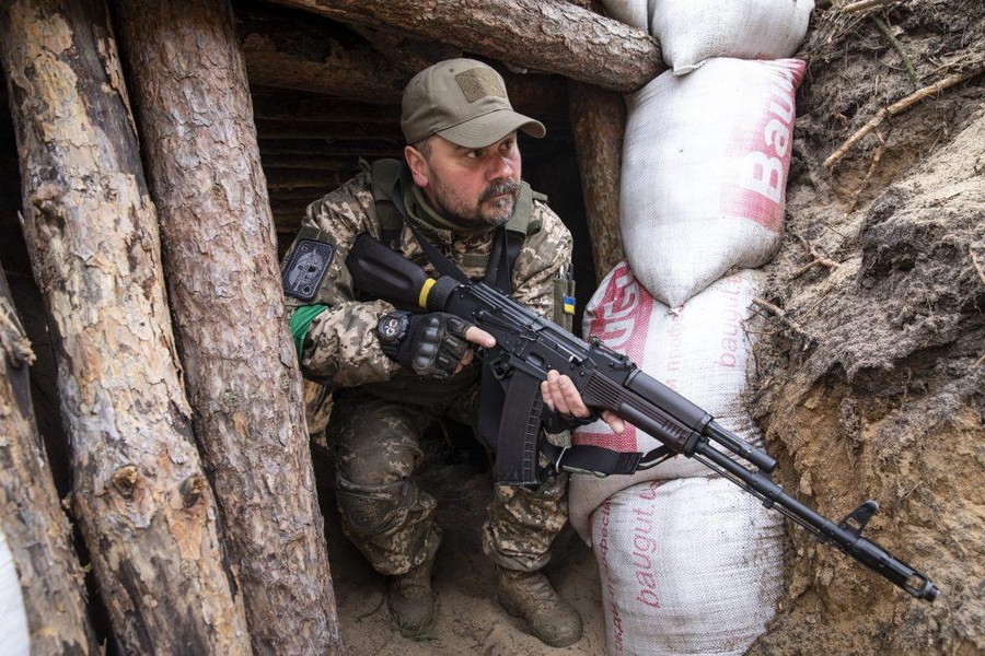 Mục đích bí ẩn của Bộ Quốc phòng Mỹ khi mua dự trữ súng trường tấn công AK-74 Nga