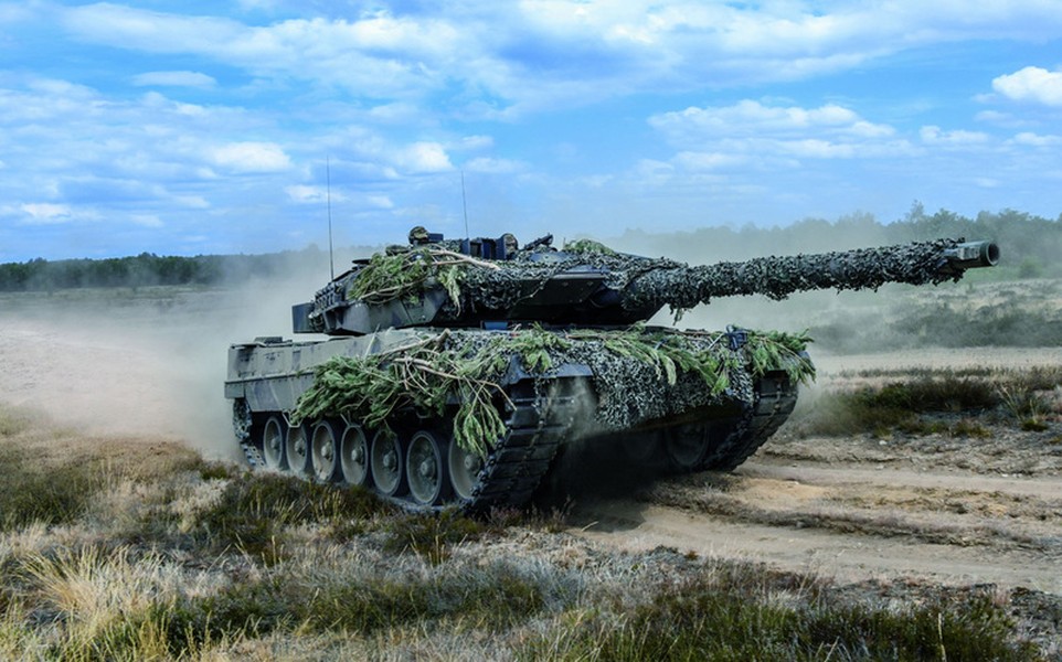 Nâng cấp đặc biệt khiến xe tăng Leopard 2A4 cổ điển mạnh hơn T-90M Proryv