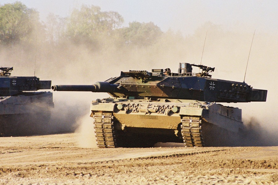 Nâng cấp đặc biệt khiến xe tăng Leopard 2A4 cổ điển mạnh hơn T-90M Proryv