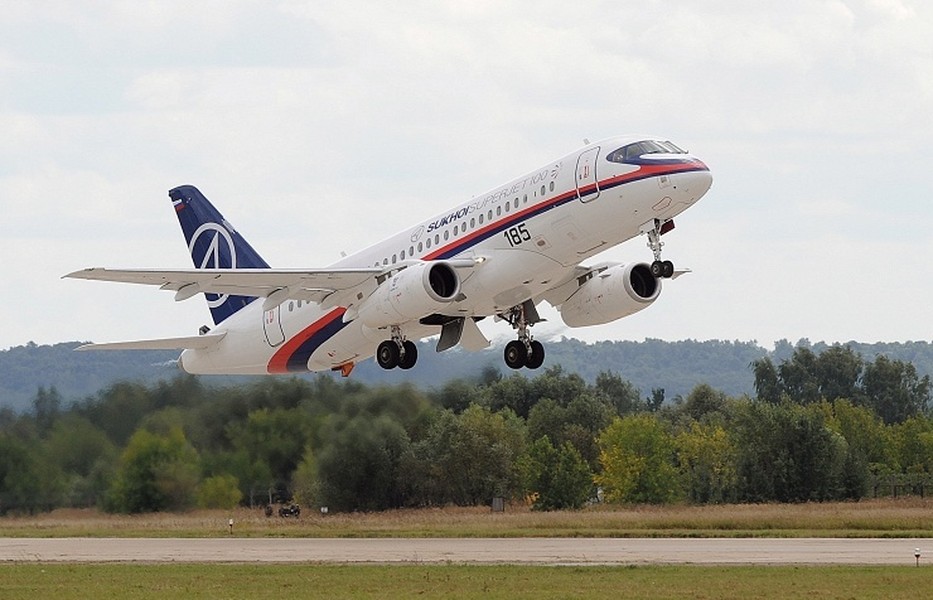 Nga sẵn sàng cấp giấy phép sản xuất máy bay chở khách SSJ-100 cho đối tác
