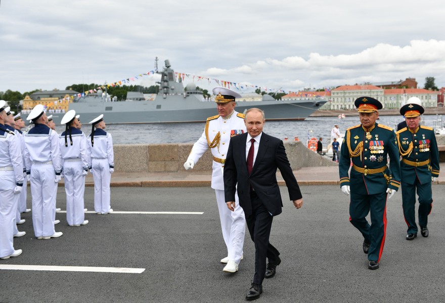 'Phương Tây không nên hoang mang vì hành động bất thường của Hải quân Nga'
