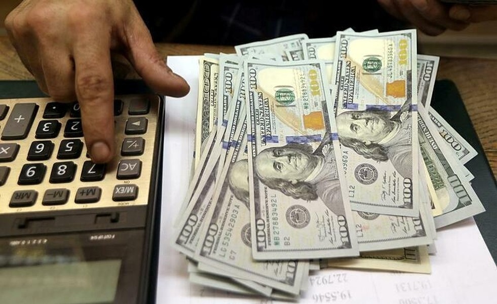 Mỹ nghi ngờ có điều gì đó không ổn với việc Nga thao túng đồng đô la