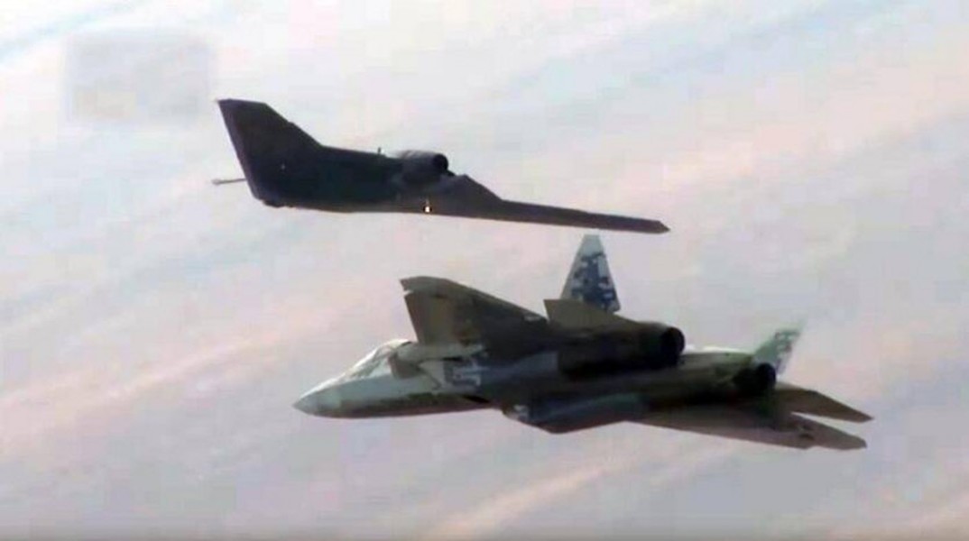 Tiêm kích Su-57 Felon điều khiển tới 4 UAV S-70 Okhotnik ở cự ly 1.500 km