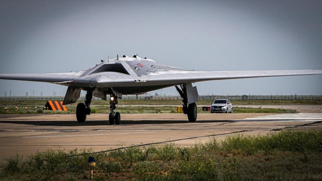 Tiêm kích Su-57 Felon điều khiển tới 4 UAV S-70 Okhotnik ở cự ly 1.500 km