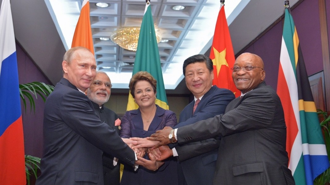 Nga hưởng lợi từ việc Tổng thống Pháp Macron tham dự hội nghị thượng đỉnh BRICS?