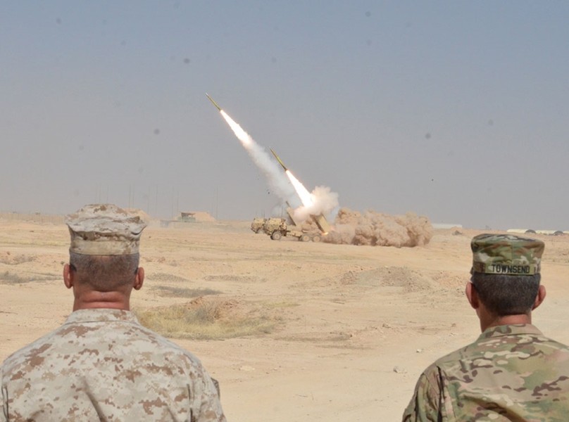 Mỹ tăng cường nhiều tổ hợp HIMARS tới Syria để 'khóa chặt' căn cứ của Nga và Iran