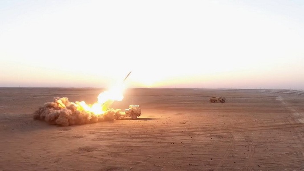 Mỹ tăng cường nhiều tổ hợp HIMARS tới Syria để 'khóa chặt' căn cứ của Nga và Iran