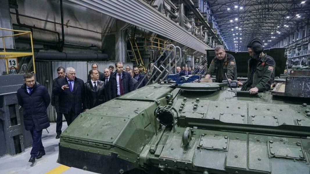 Bất ngờ cách Quân đội Nga xử lý xe tăng T-90M Proryv bị bắn hỏng