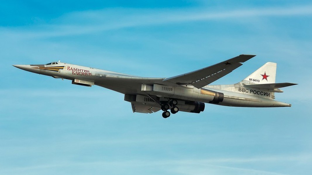 Oanh tạc cơ Tu-160M lần đầu bay xuyên Biển Barents và Bắc Băng Dương