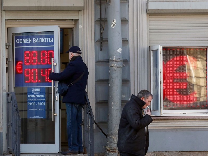Tình hình lao động nhập cư tại Nga ra sao khi đồng rúp mất giá?