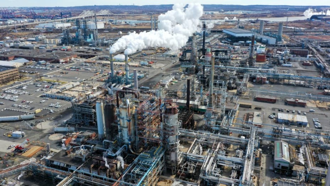 Nỗ lực tăng giá dầu của Nga và Saudi Arabia đối diện nguy cơ thất bại